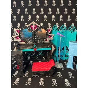 Monster High Large Furniture Lot